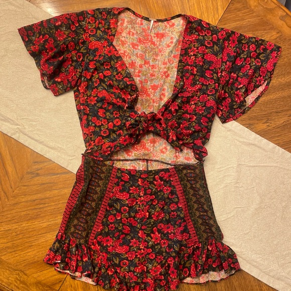 FREE PEOPLE SURF DATE ROMPER 4 - Picture 2 of 7
